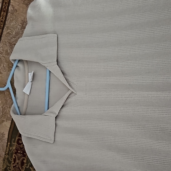 Clothes - Picture 3 of 3